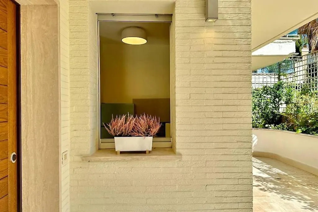 Elegant Apartment With Terrace In Balduina Rome
