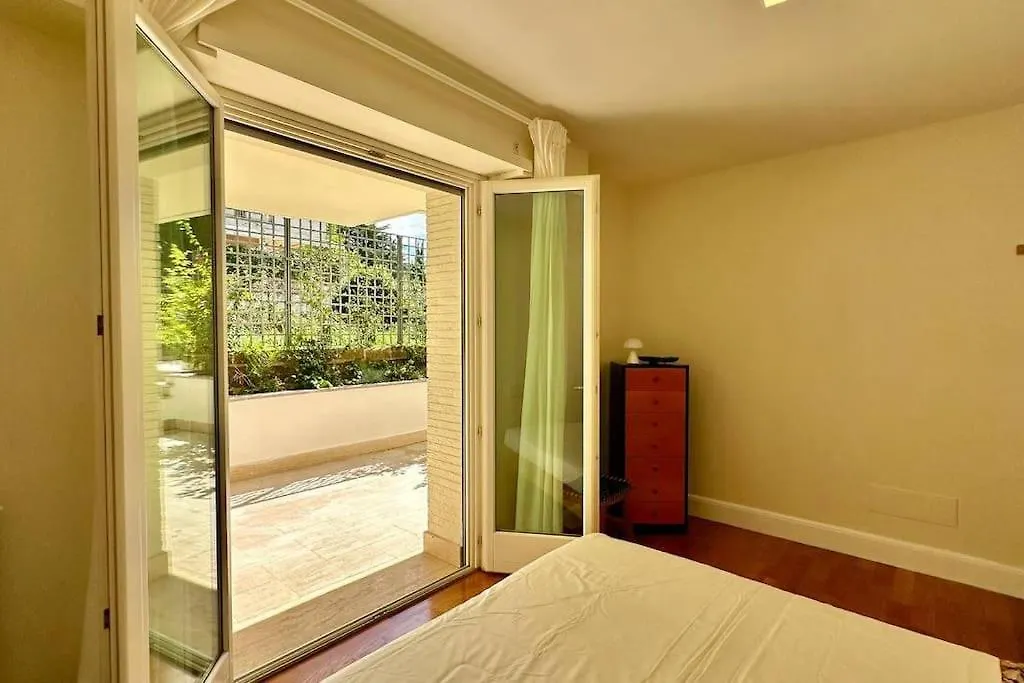 Elegant Apartment With Terrace In Balduina Rome 0*,