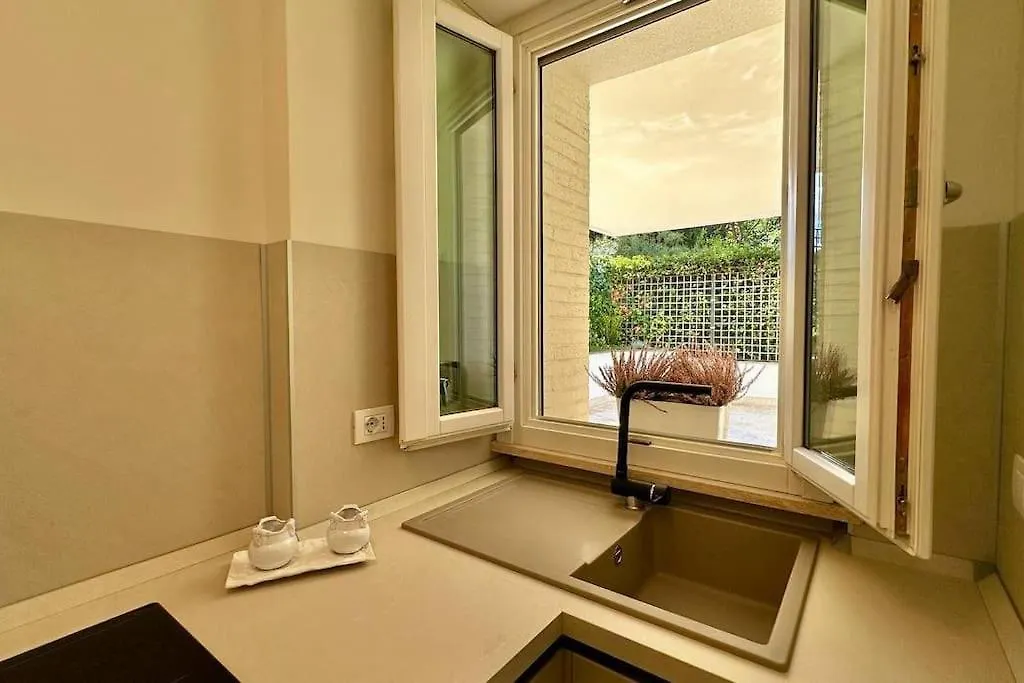 Elegant Apartment With Terrace In Balduina Rome
