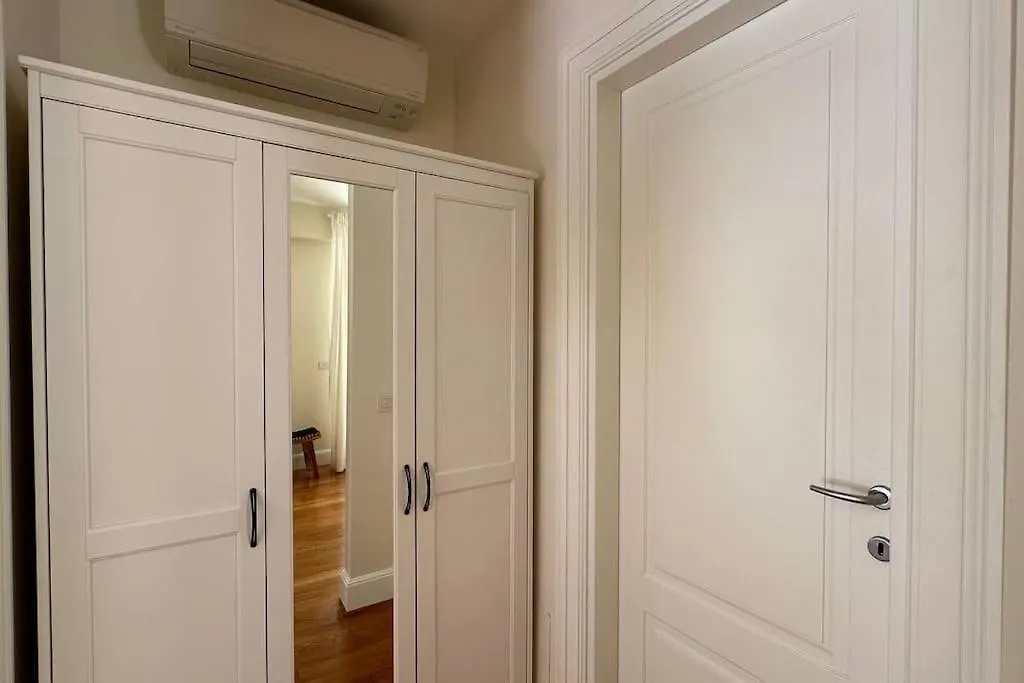 Elegant Apartment With Terrace In Balduina Rome