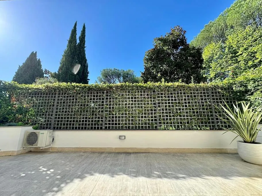 Elegant Apartment With Terrace In Balduina Rome