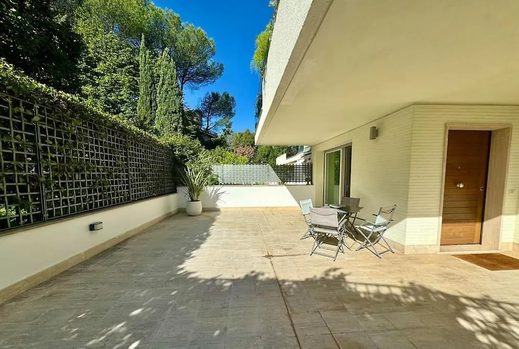 Elegant Apartment With Terrace In Balduina Rome