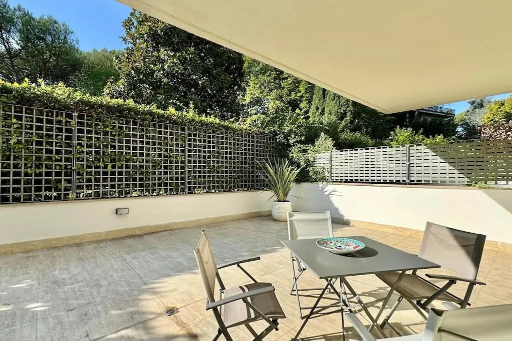 Elegant Apartment With Terrace In Balduina Rome 0*,