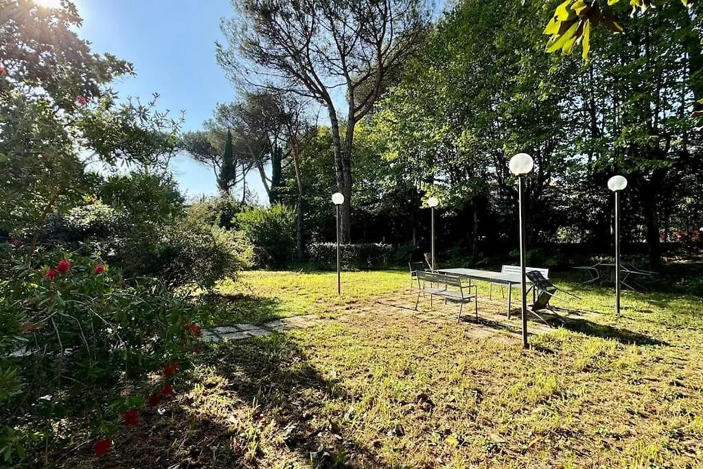 Elegant Apartment With Terrace In Balduina Rome